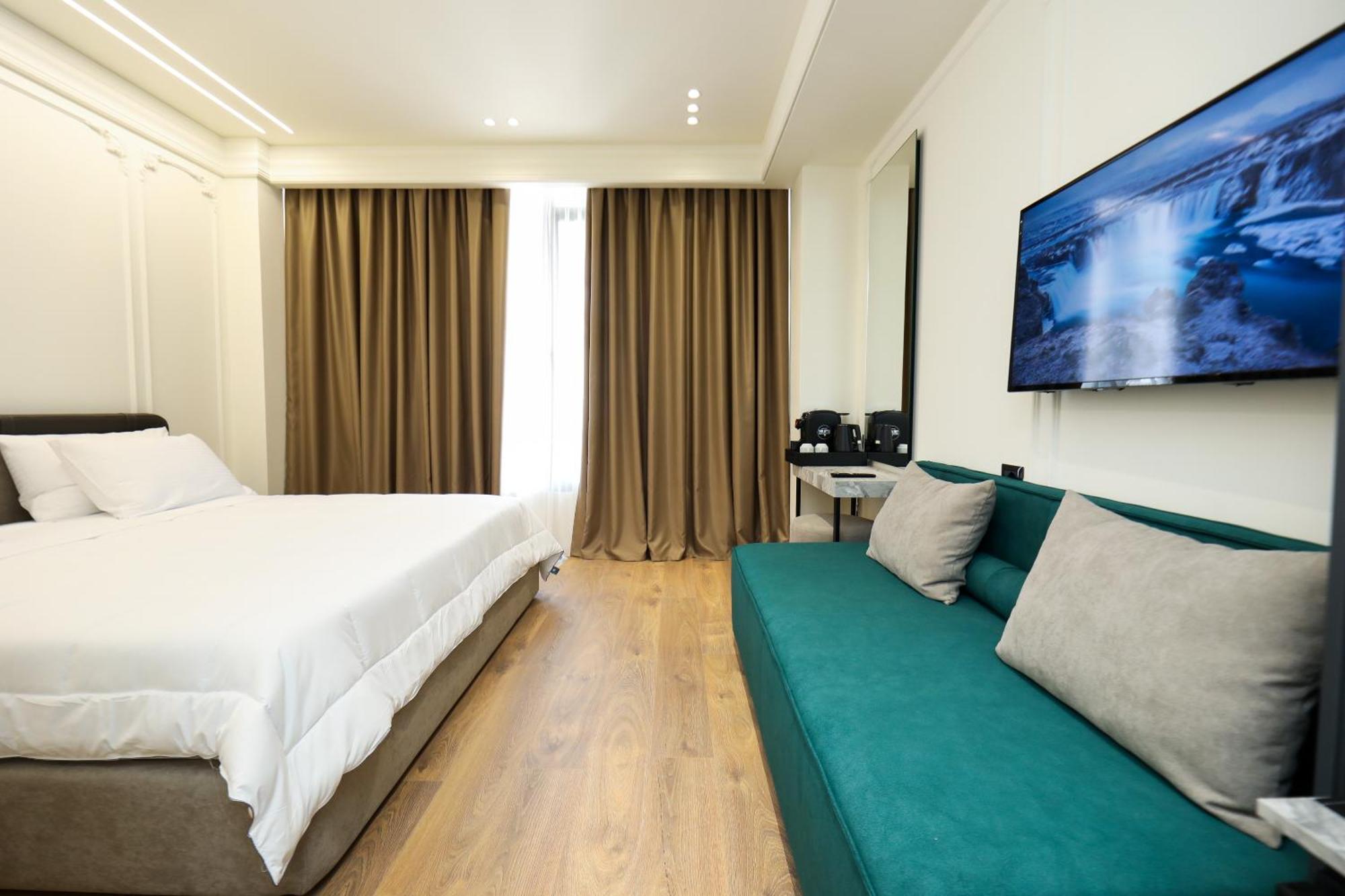 Hotel Adore Вльора Екстер'єр фото