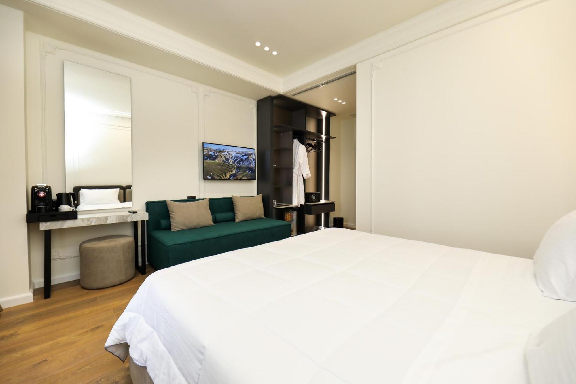 Hotel Adore Вльора Екстер'єр фото