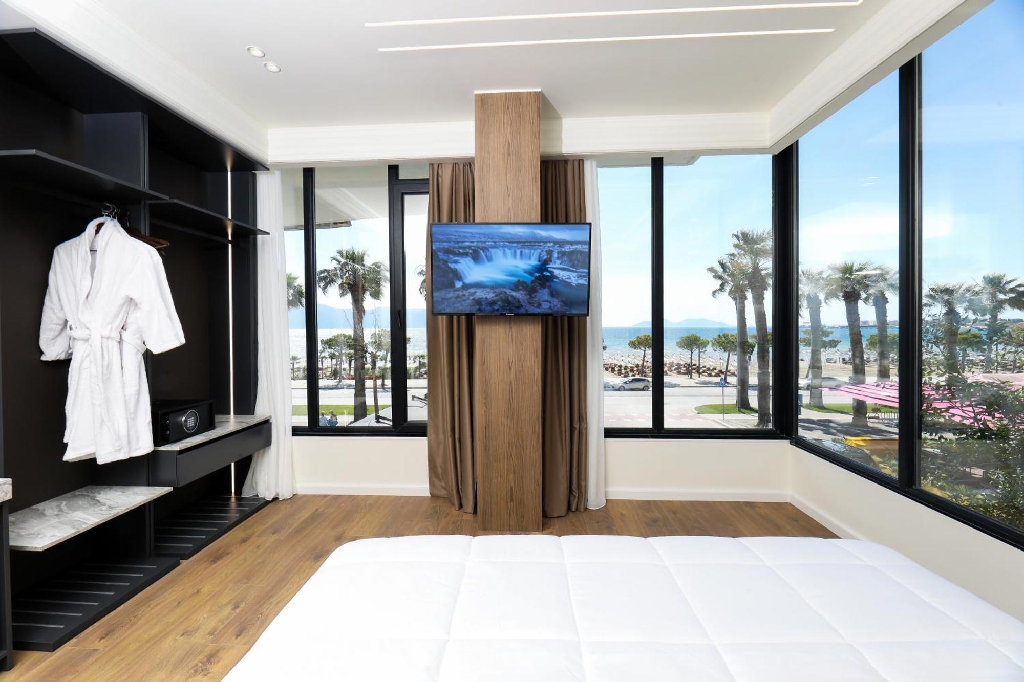 Hotel Adore Вльора Екстер'єр фото