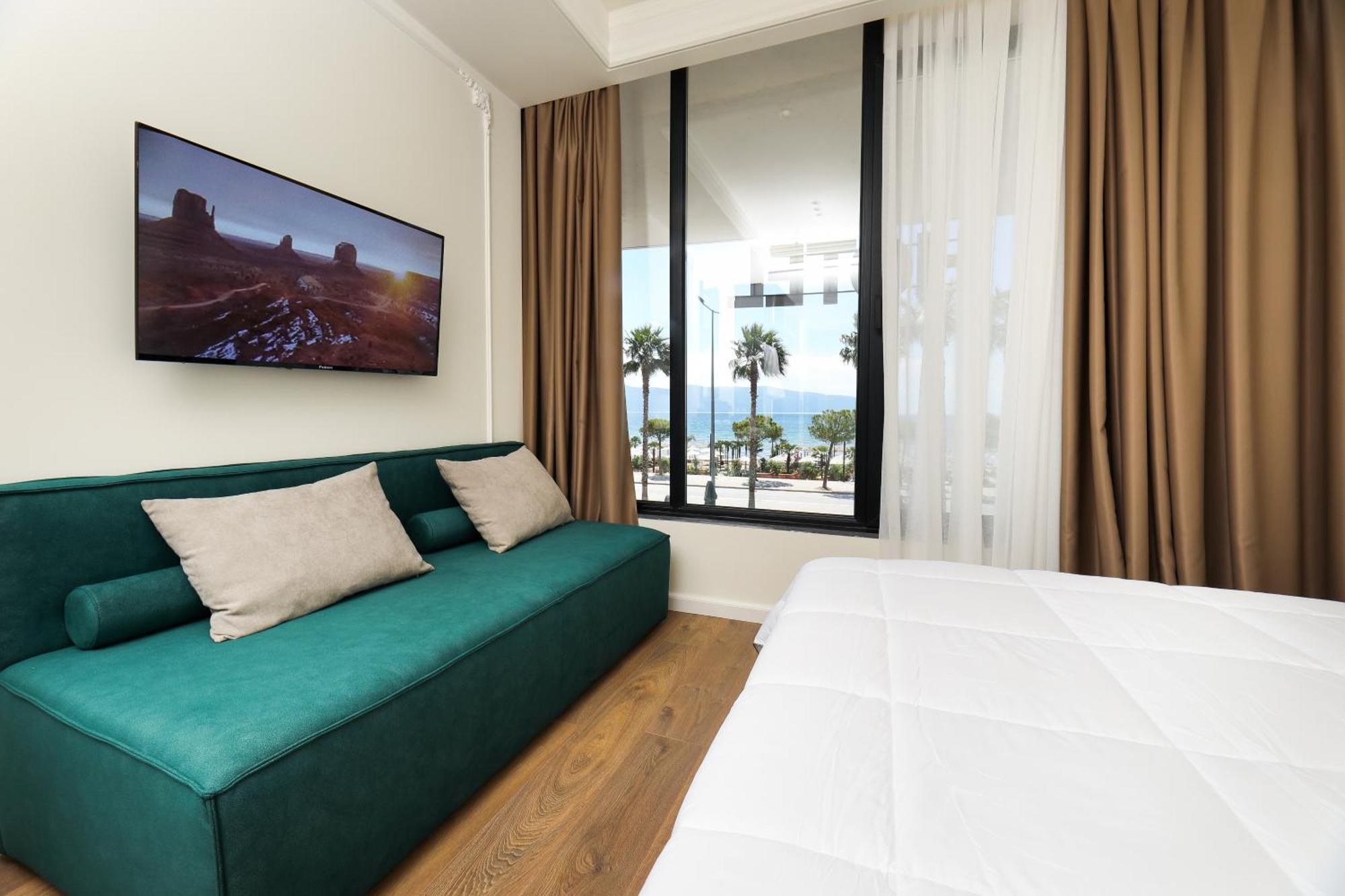 Hotel Adore Вльора Екстер'єр фото