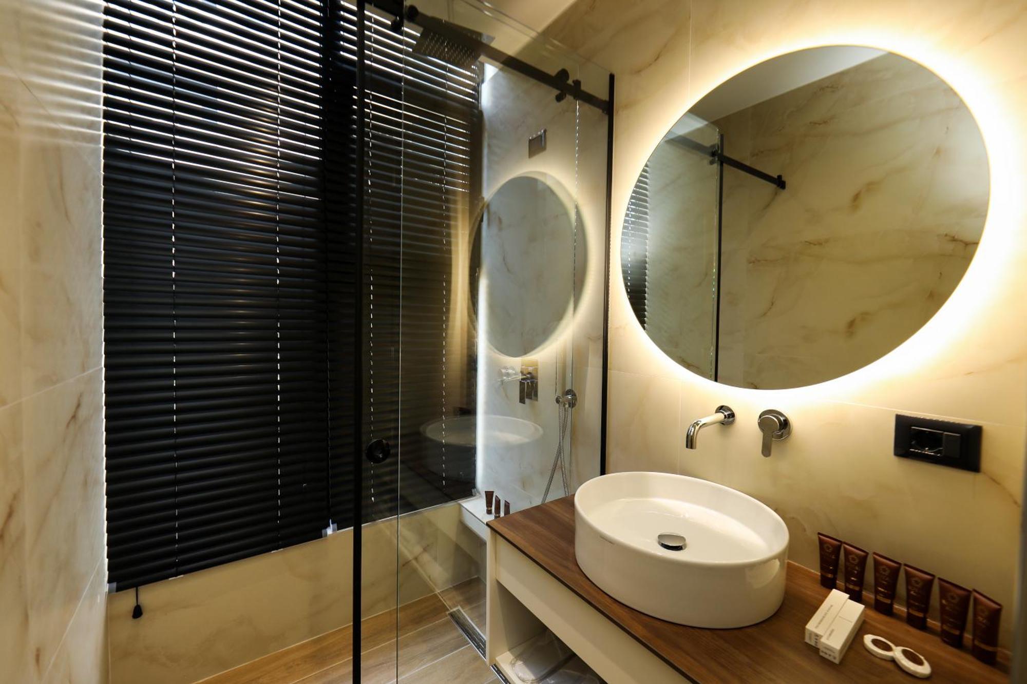 Hotel Adore Вльора Екстер'єр фото